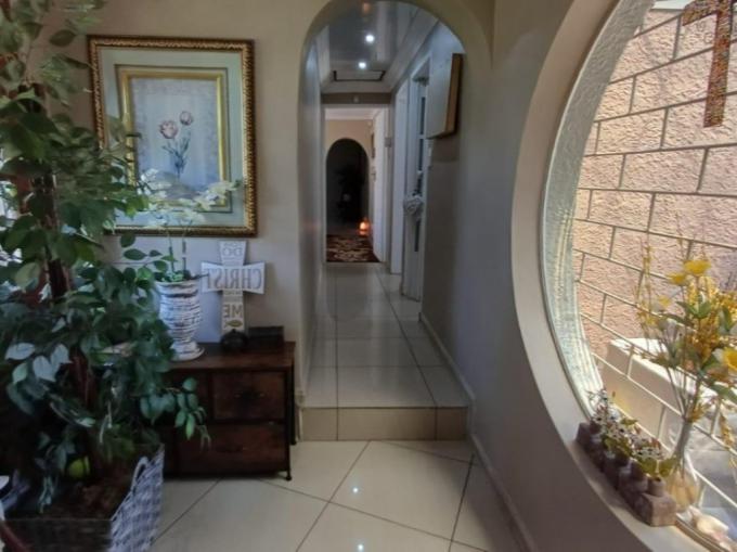 2 Bedroom House for Sale For Sale in Elandspark - MR709291