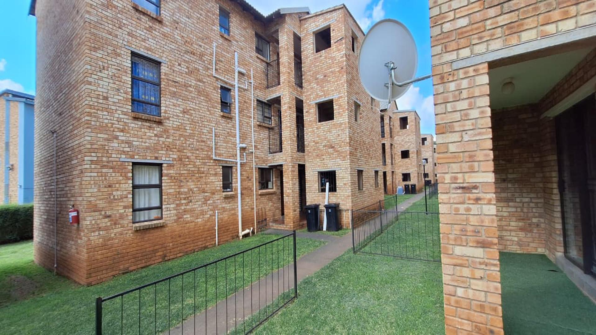 Front View of property in Princess A.H.