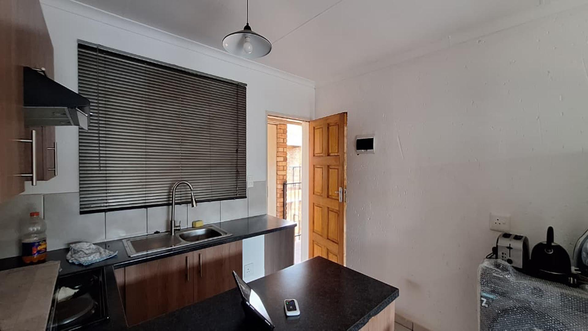 Kitchen - 8 square meters of property in Princess A.H.