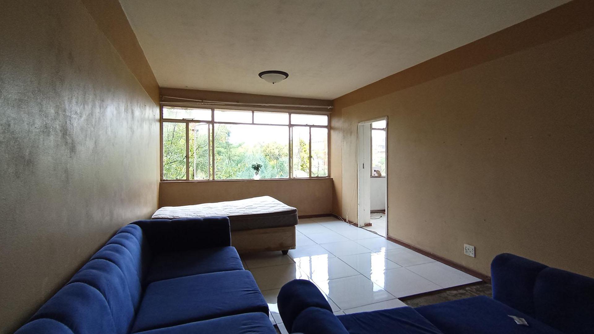Lounges - 26 square meters of property in Arcadia