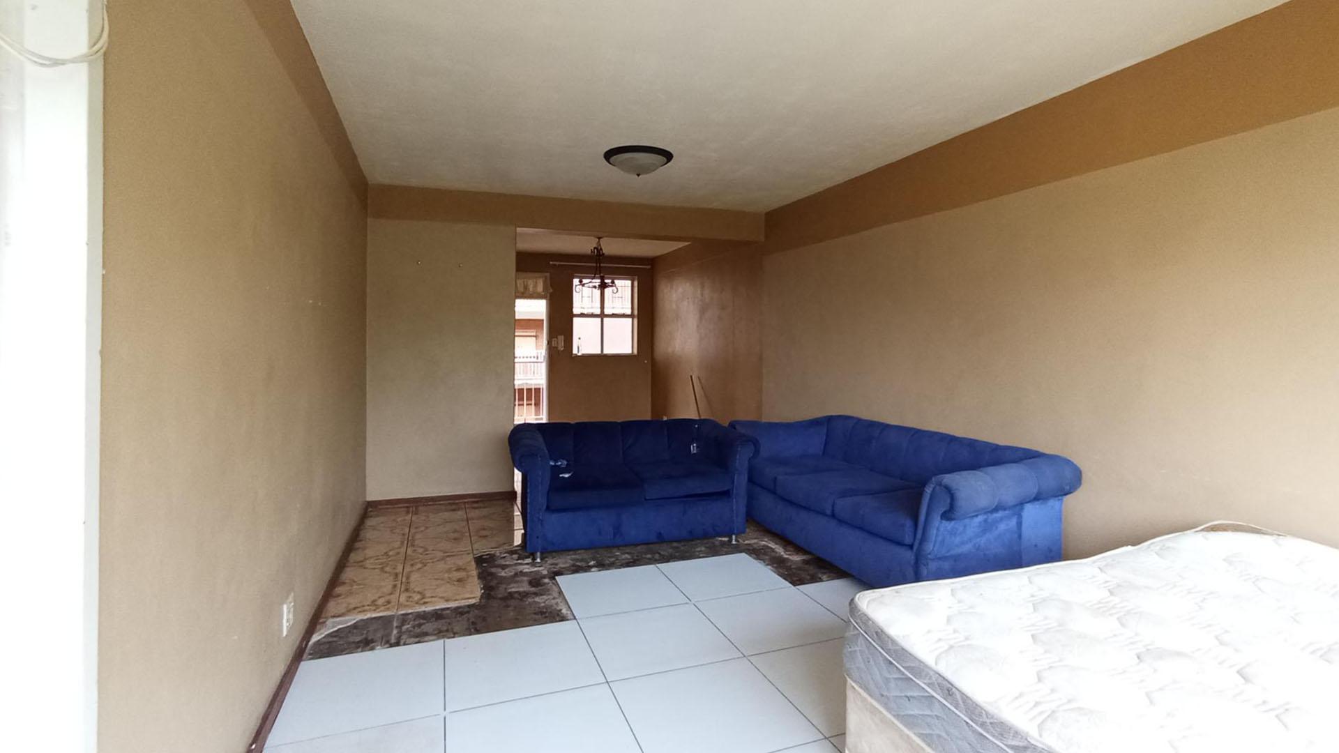 Lounges - 26 square meters of property in Arcadia