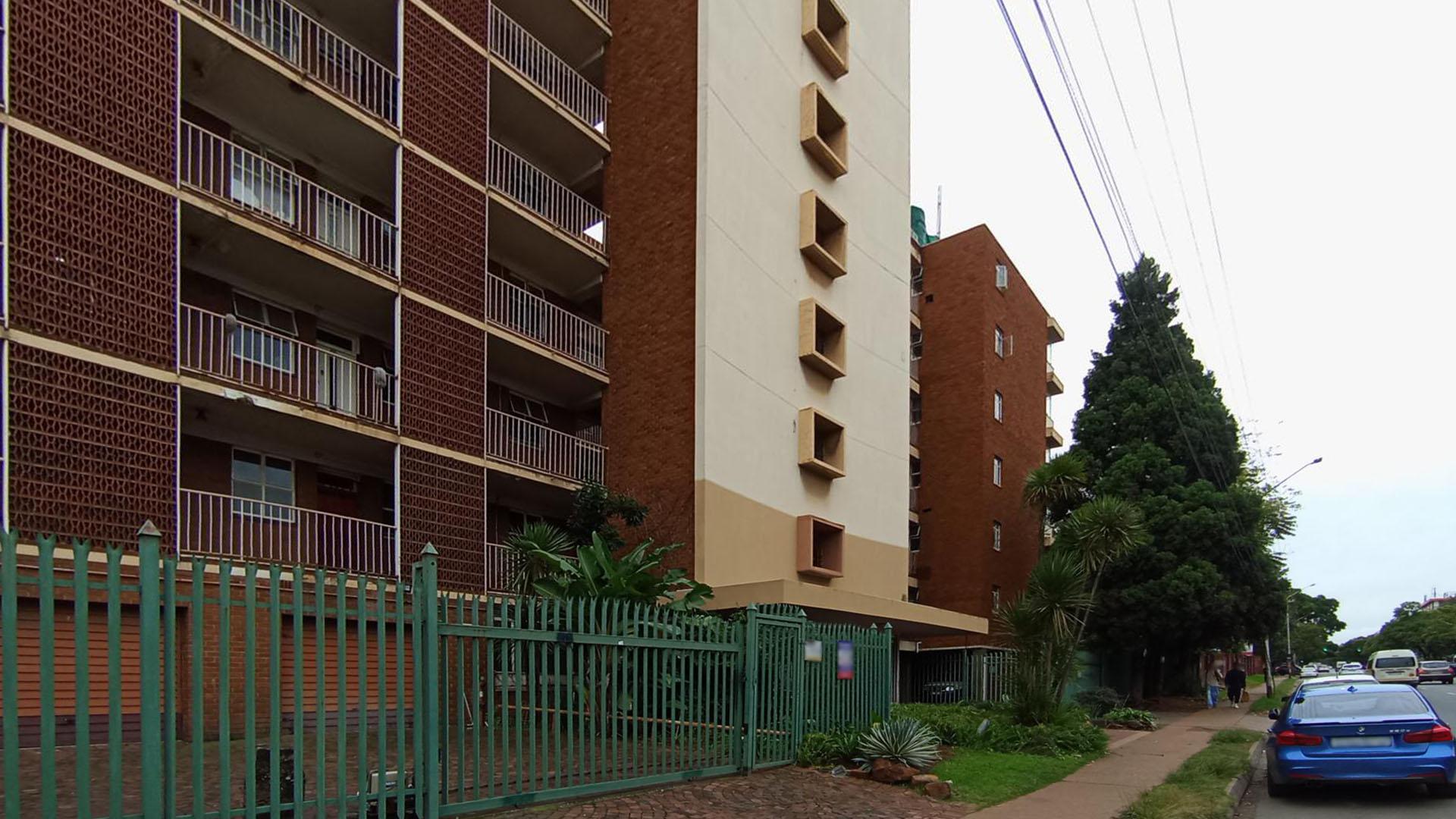 Front View of property in Arcadia