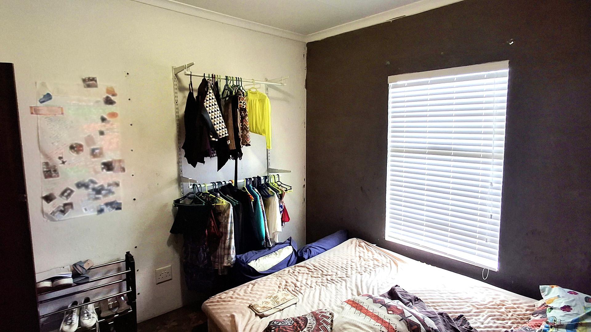 Bed Room 1 of property in Bloemfontein
