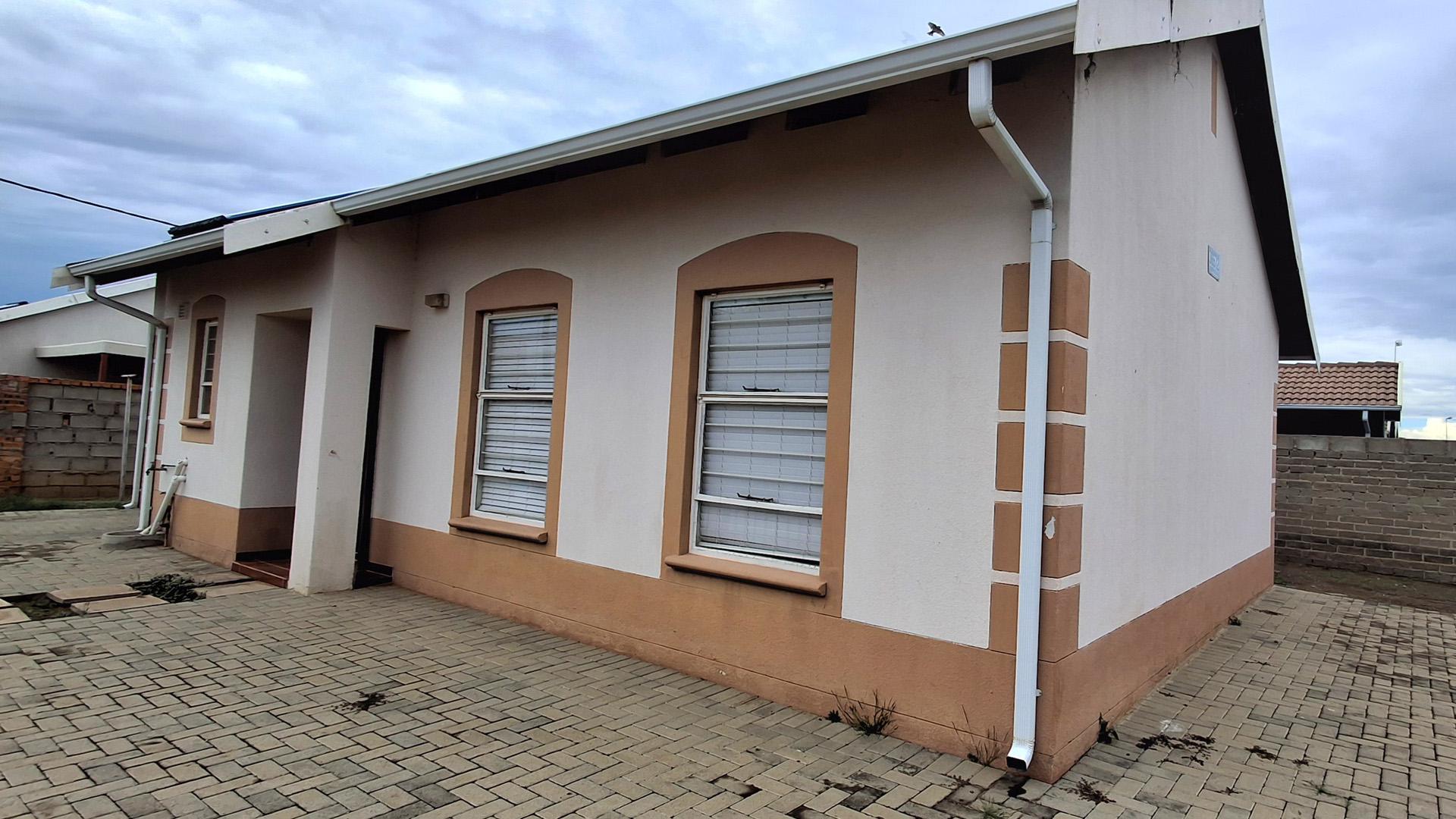 Front View of property in Bloemfontein