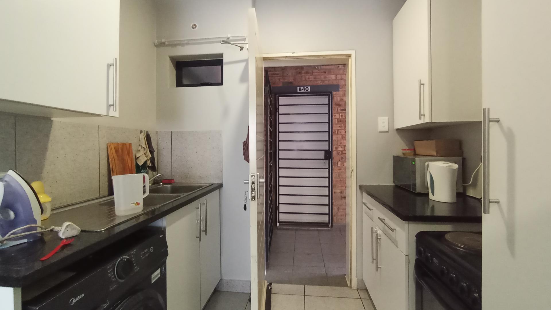 Kitchen - 4 square meters of property in Riverside View