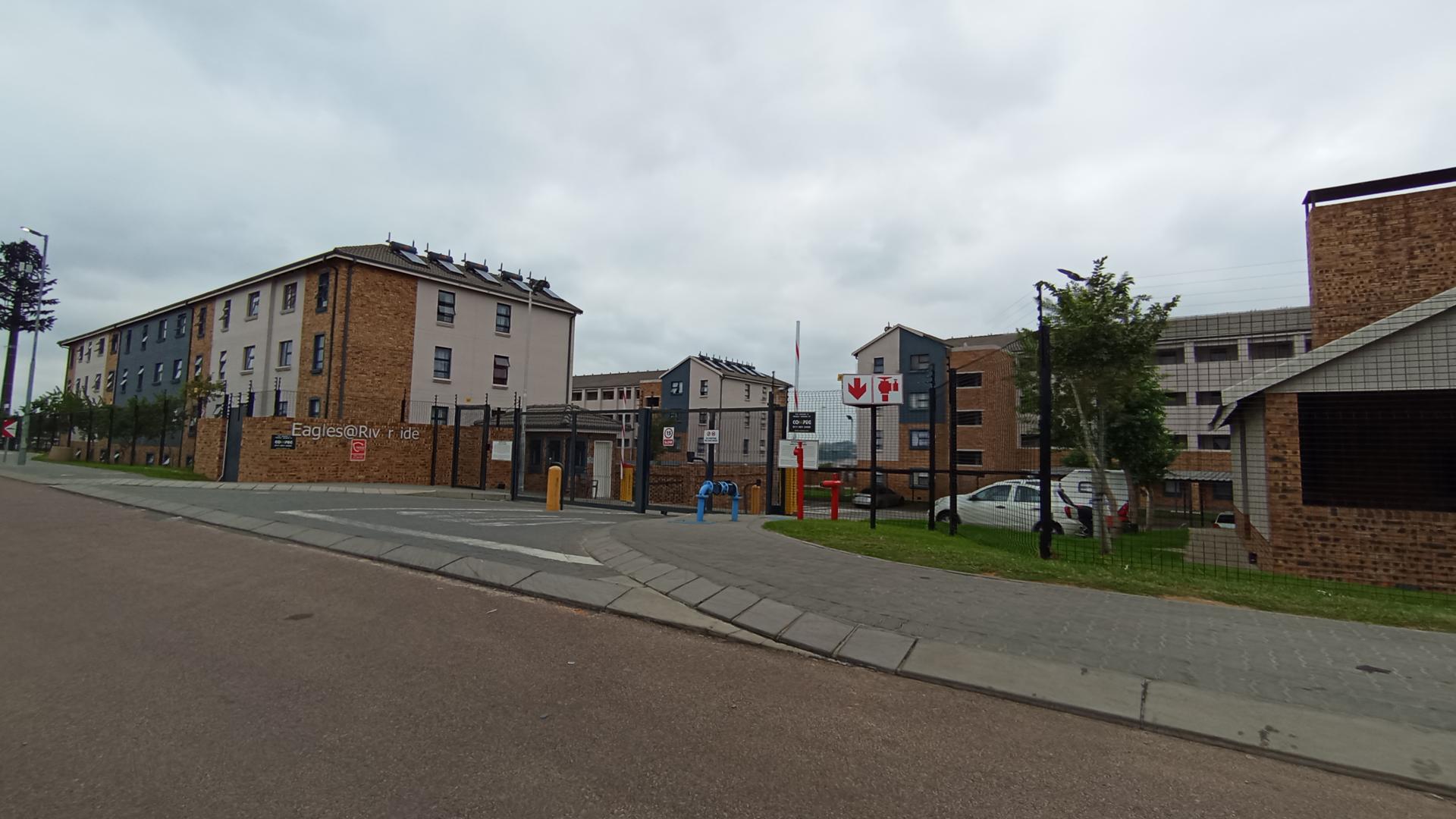 Front View of property in Riverside View