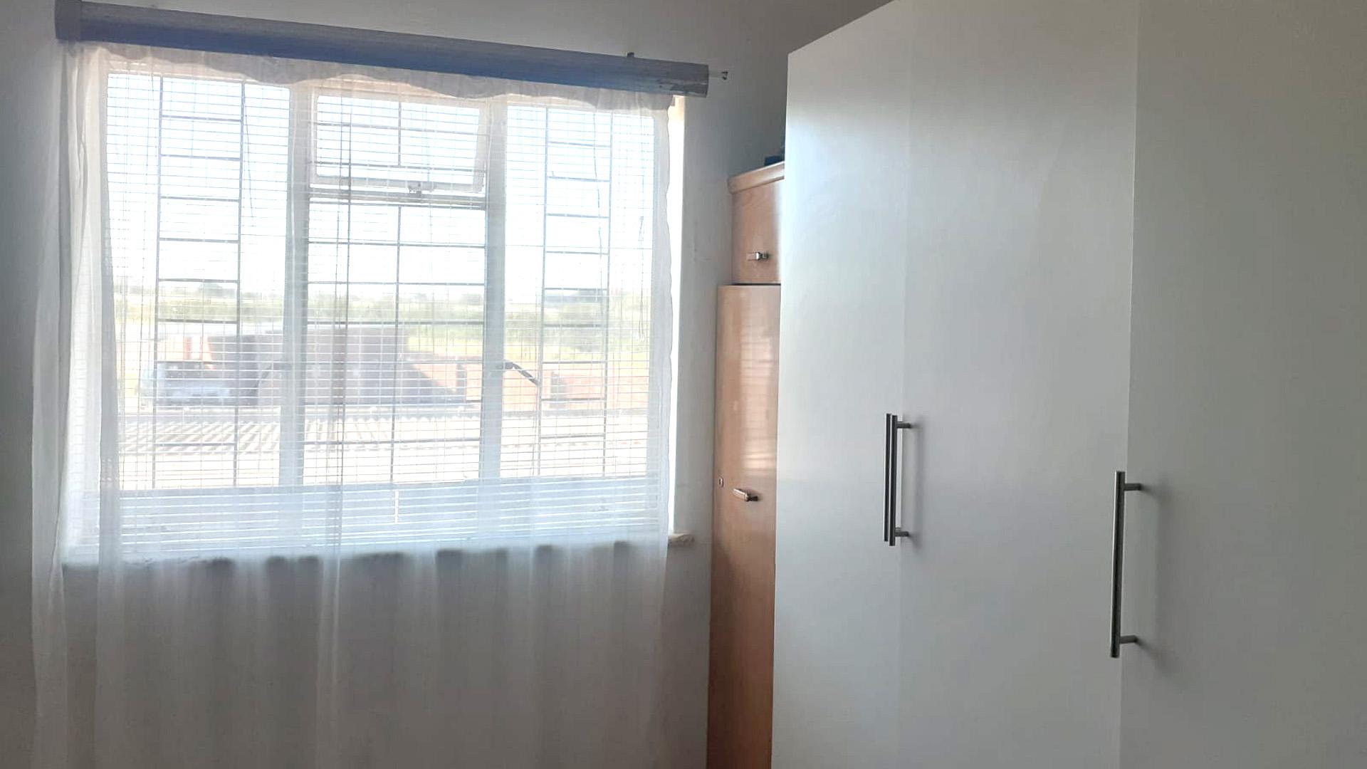 Bed Room 1 of property in Westering