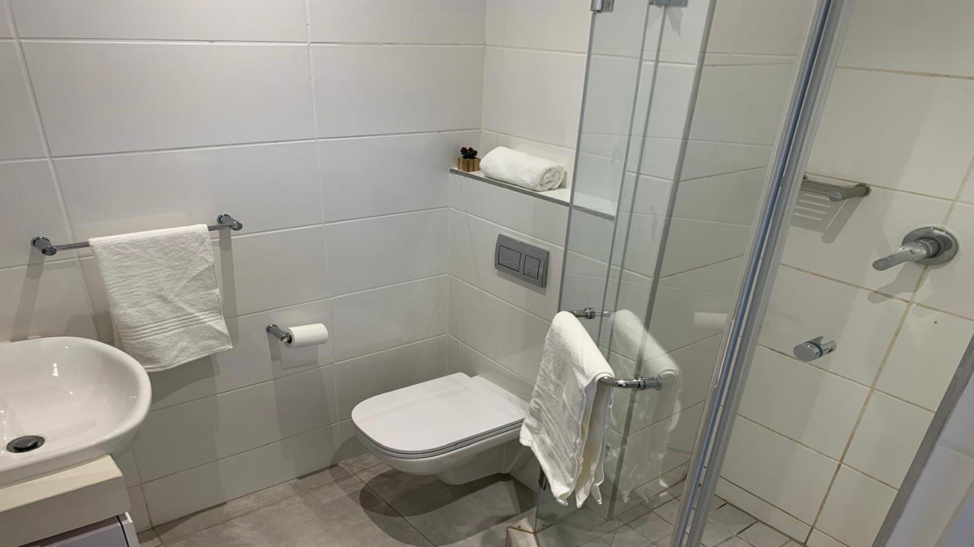 Bathroom 1 of property in Ballito