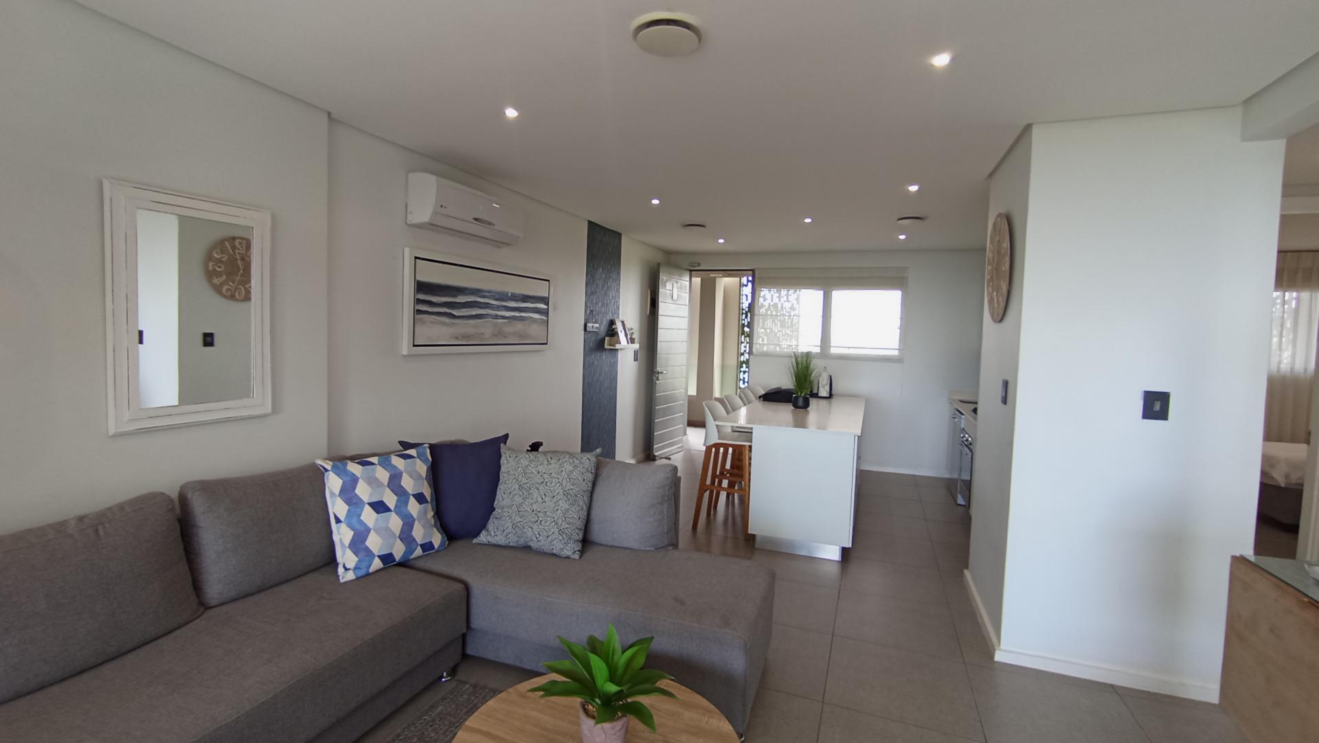 Lounges - 22 square meters of property in Hillhead