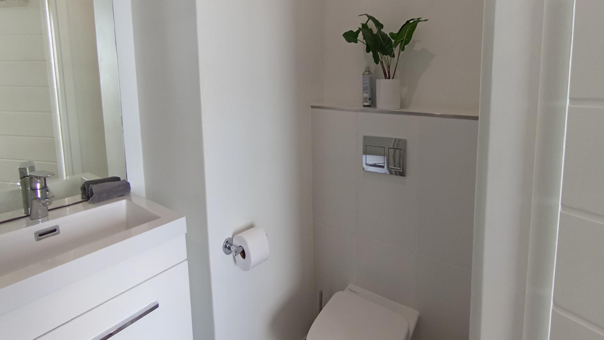 Main Bathroom - 4 square meters of property in Hillhead