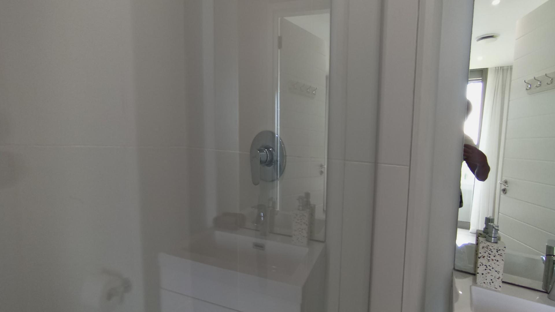 Main Bathroom - 4 square meters of property in Hillhead