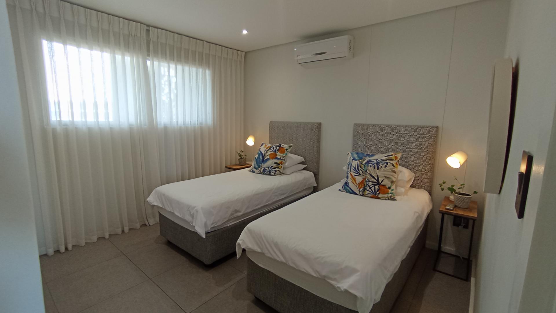 Bed Room 1 - 15 square meters of property in Hillhead