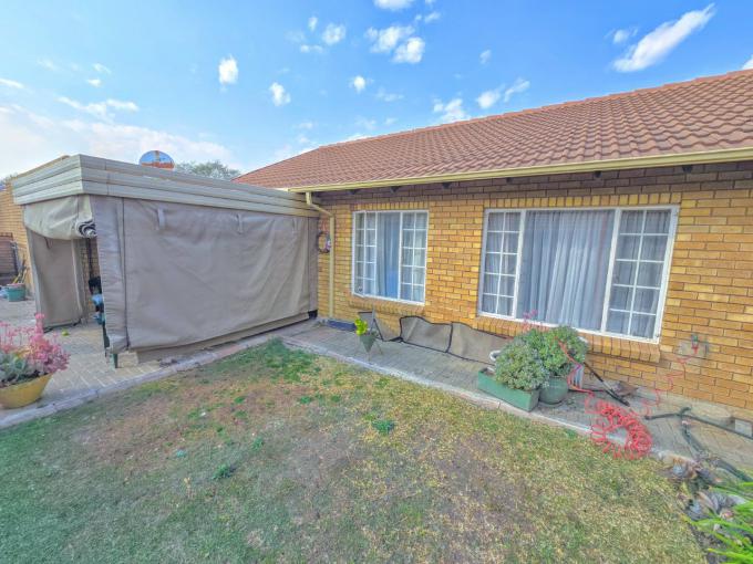 2 Bedroom Sectional Title for Sale For Sale in Sinoville - MR709330