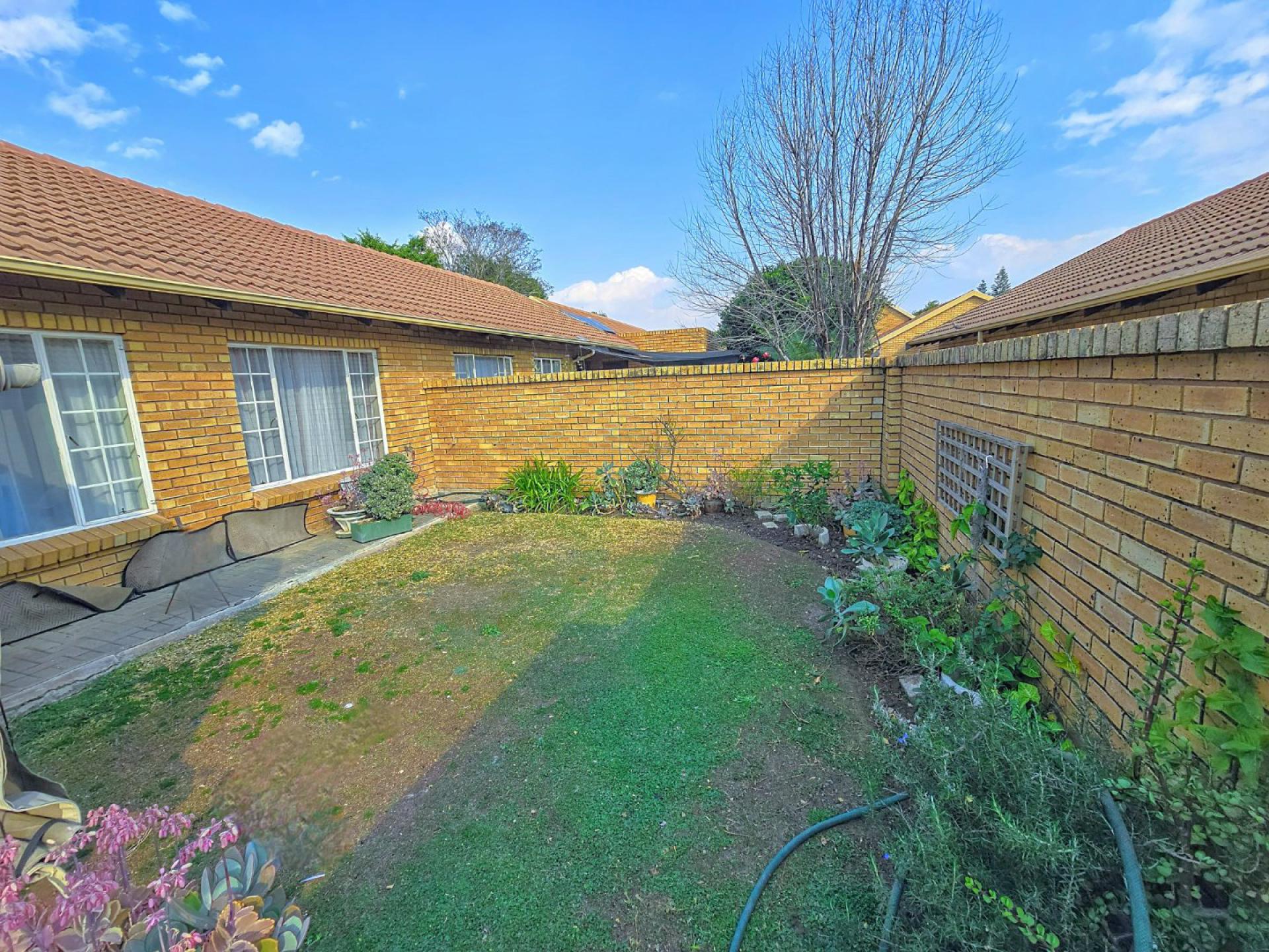  of property in Sinoville