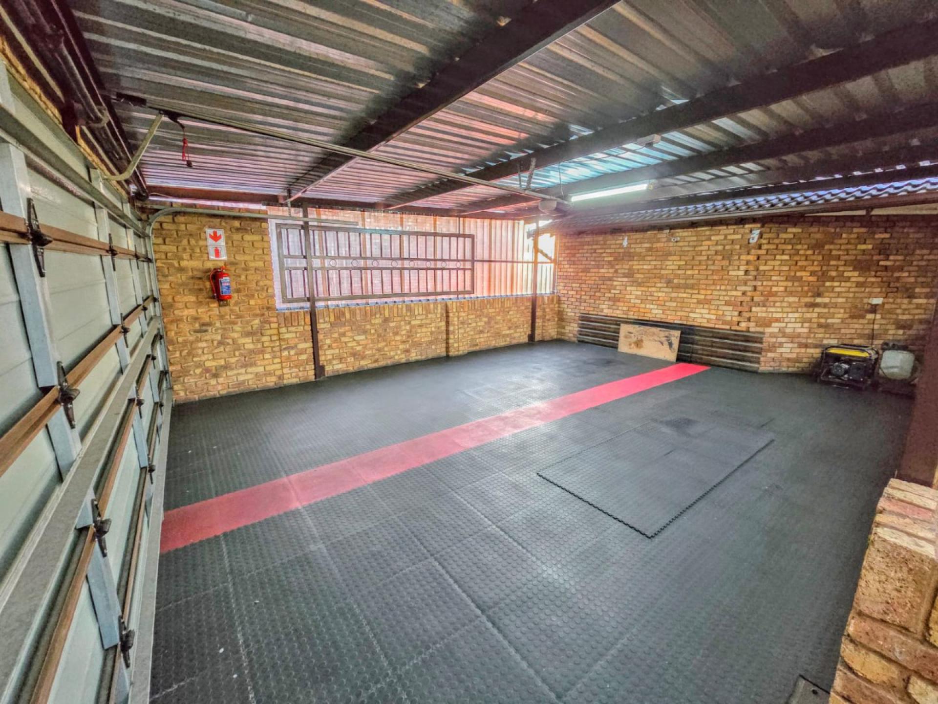  of property in Sinoville