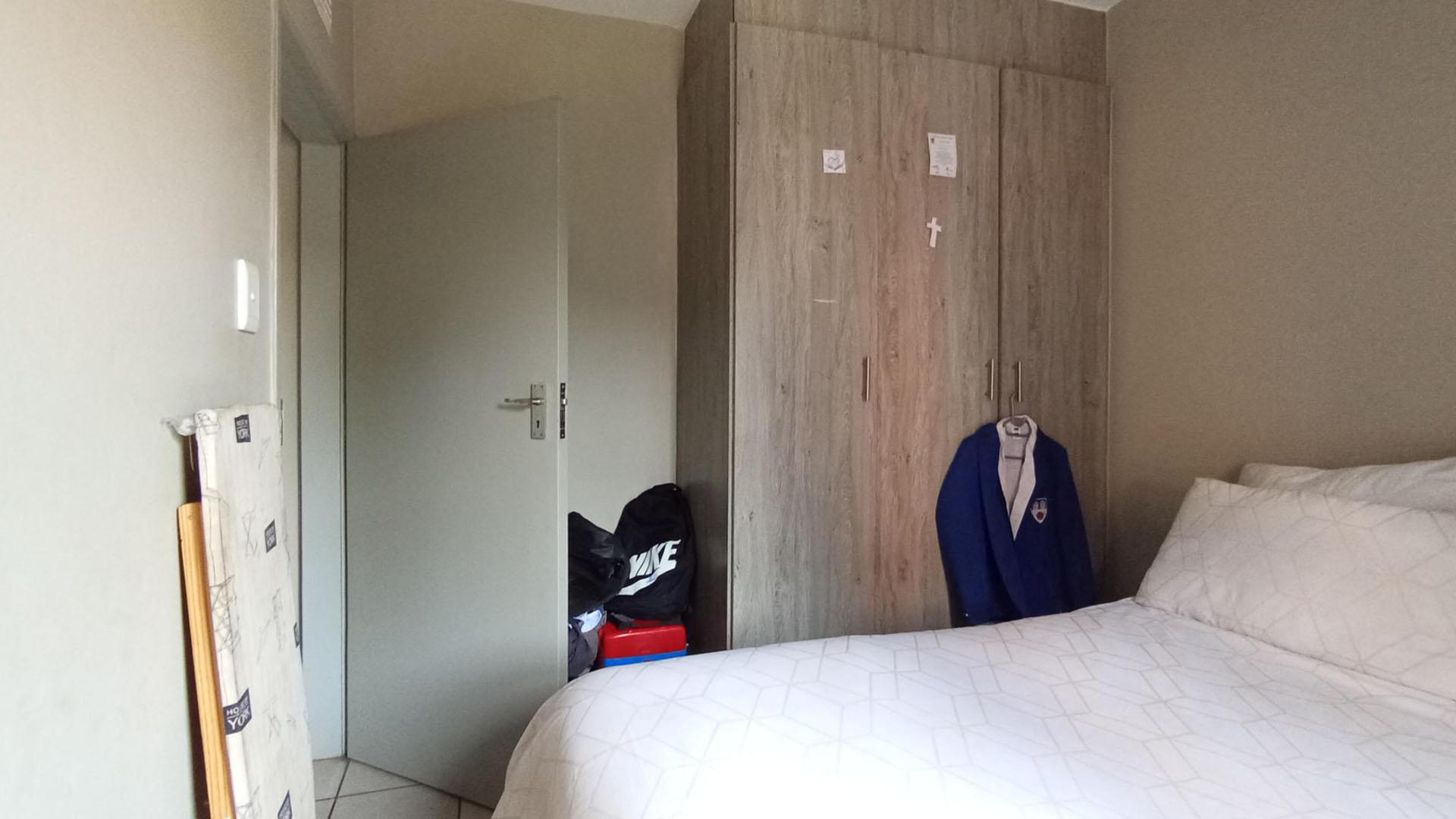 Bed Room 2 - 9 square meters of property in La Montagne