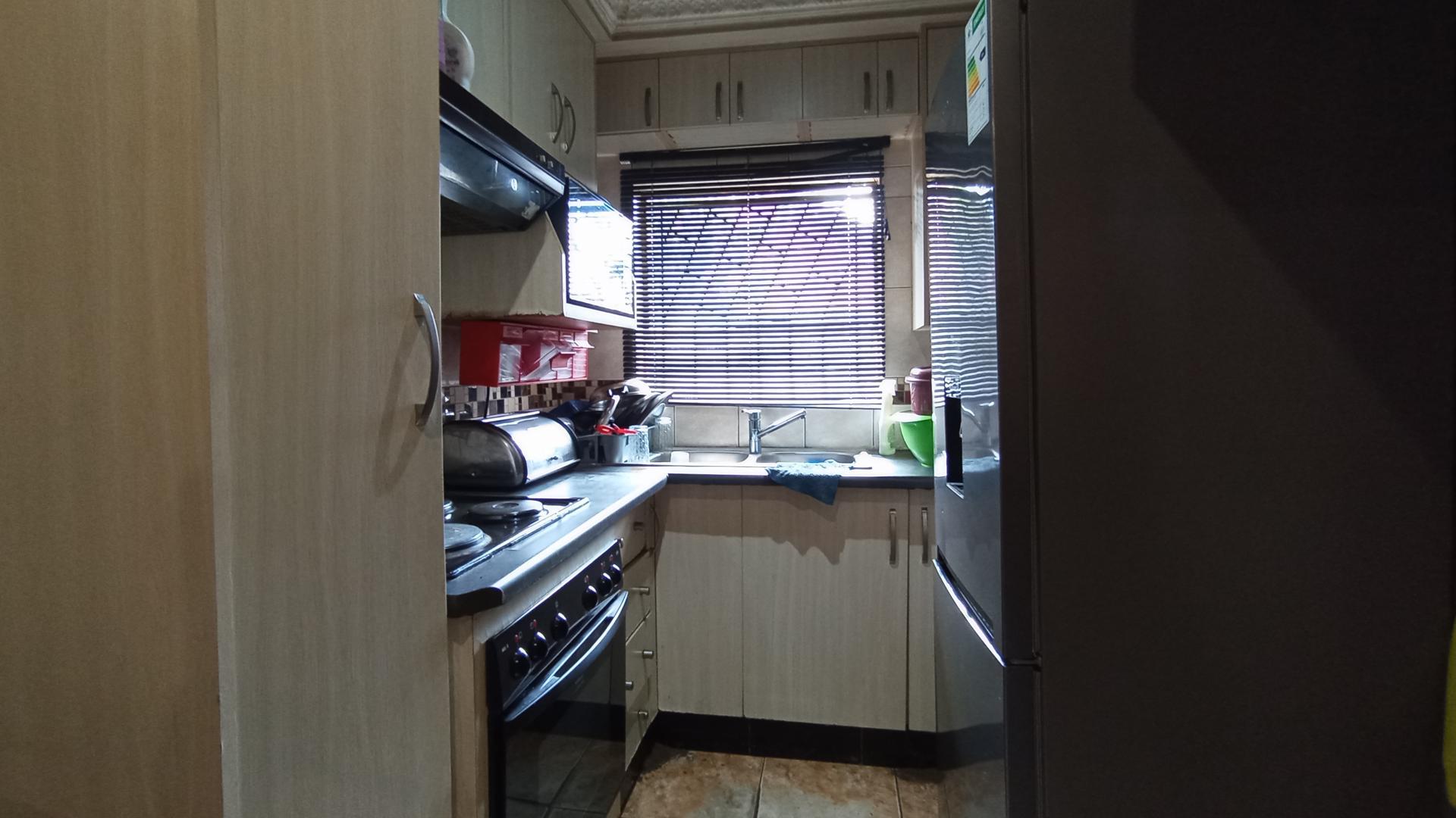Kitchen - 5 square meters of property in Soshanguve