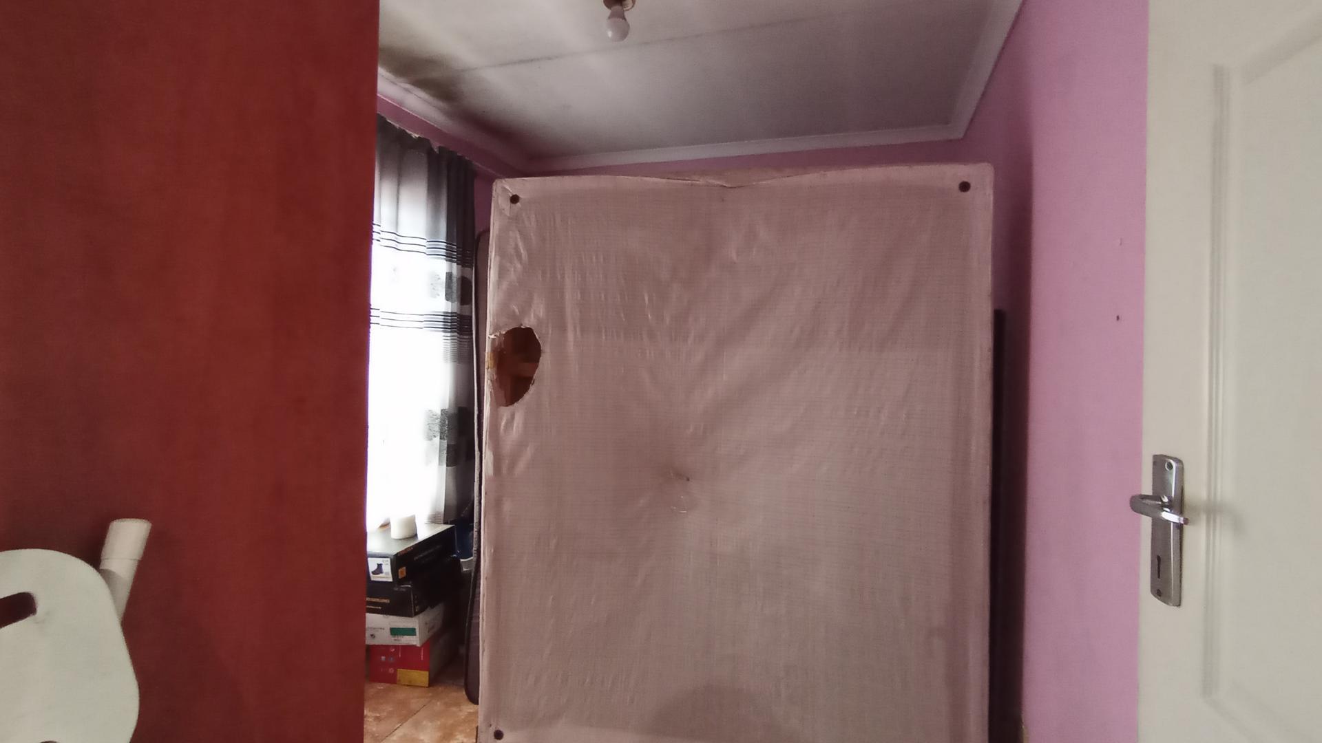 Bed Room 1 - 9 square meters of property in Soshanguve