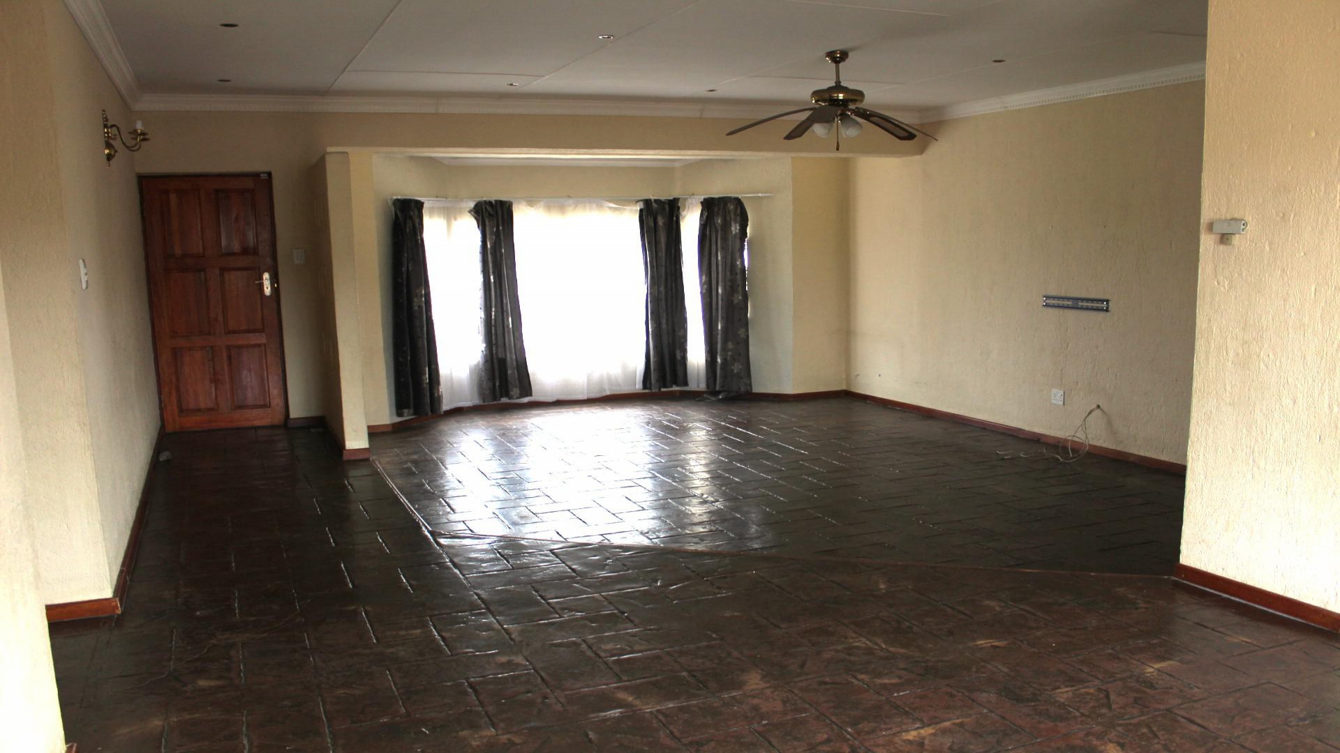 Lounges of property in Dana Bay