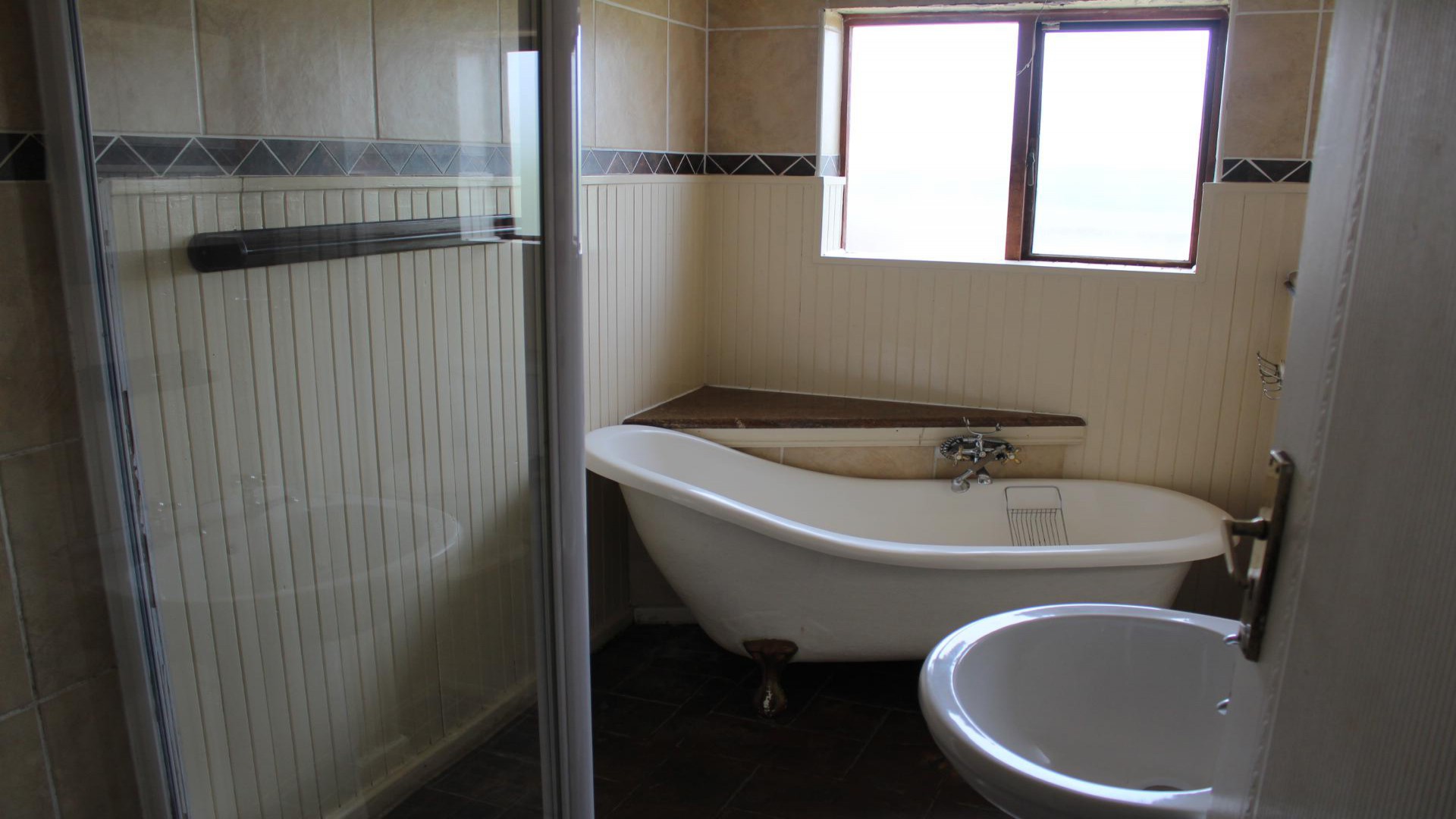 Bathroom 1 of property in Dana Bay