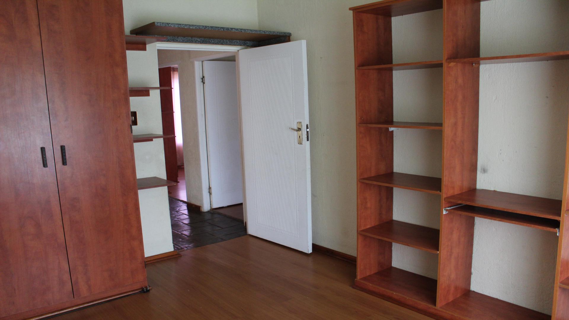 Bed Room 1 of property in Dana Bay
