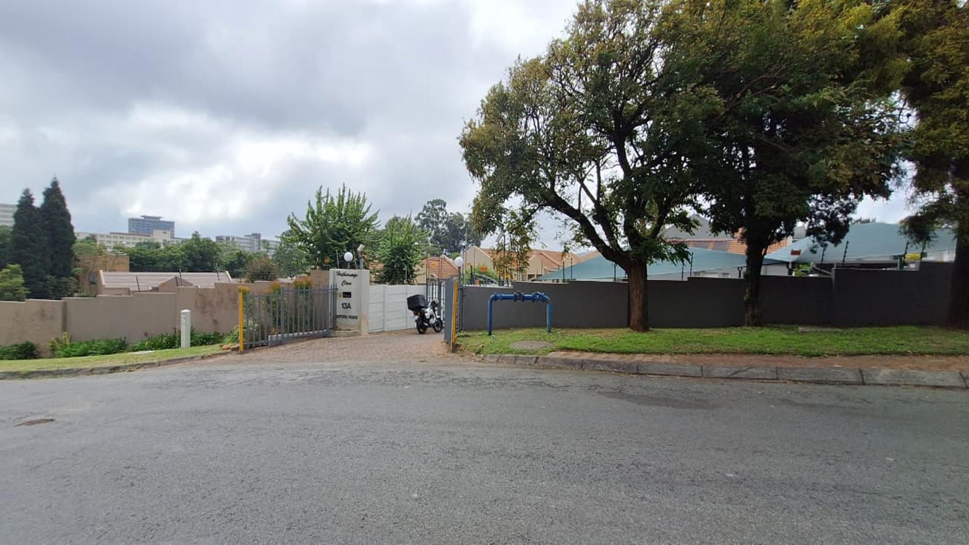 Front View of property in Bedfordview