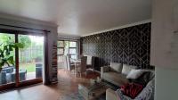 Lounges - 29 square meters of property in Bedfordview