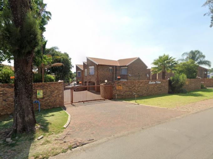 3 Bedroom Simplex for Sale For Sale in Brackendowns - MR709436