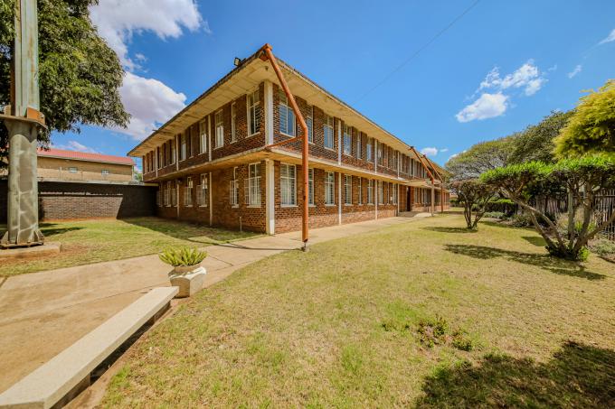 4 Bedroom Commercial for Sale For Sale in Roodepoort West - MR709445