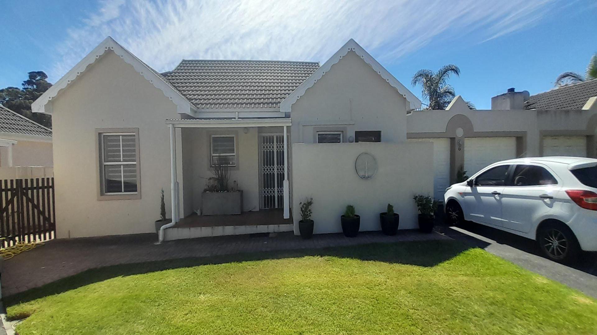 Front View of property in Sonstraal Heights