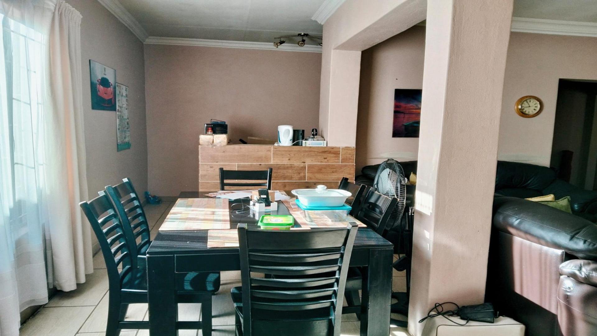 Dining Room of property in Nigel