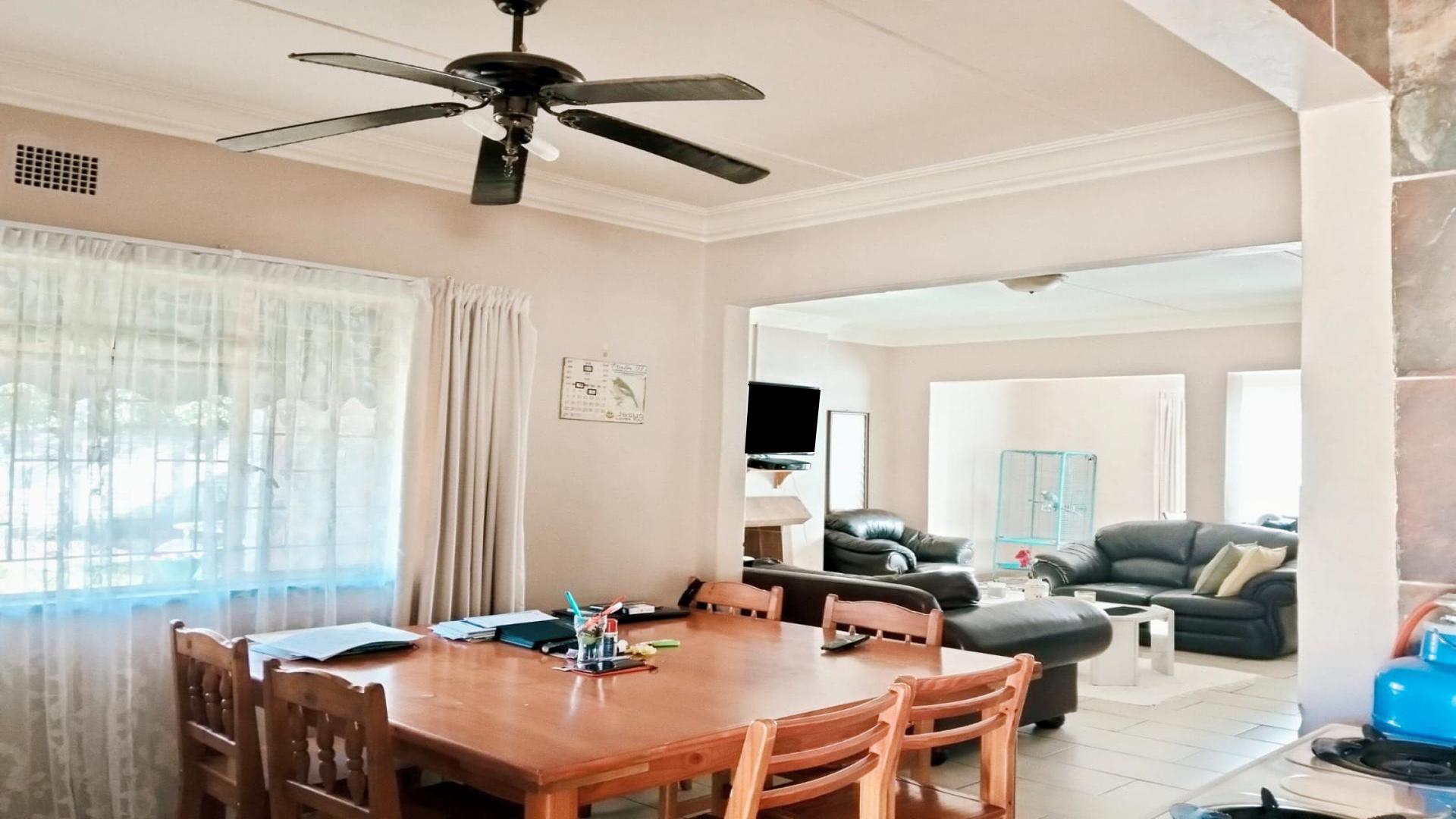 Dining Room of property in Nigel