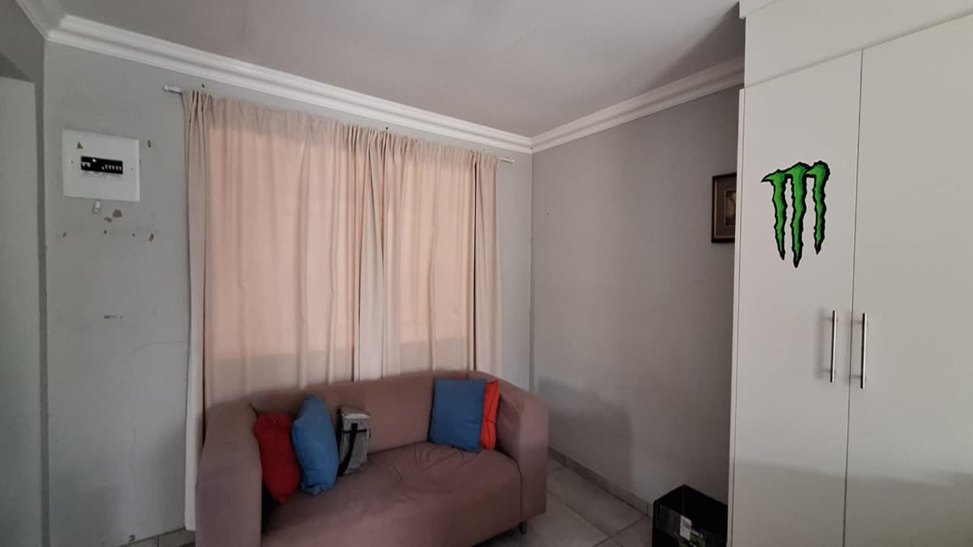 Lounges - 39 square meters of property in Nigel