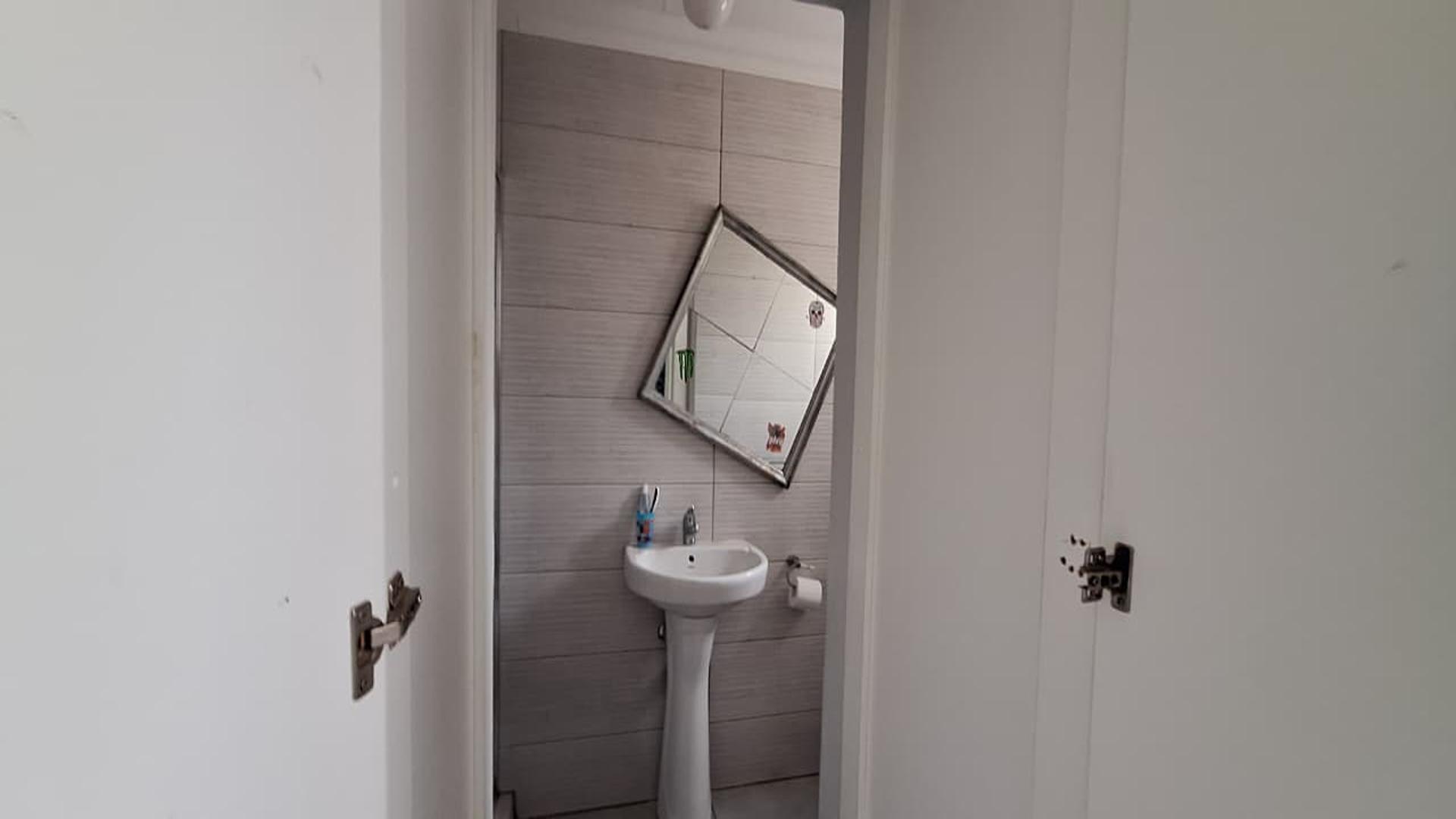 Bathroom 1 - 11 square meters of property in Nigel