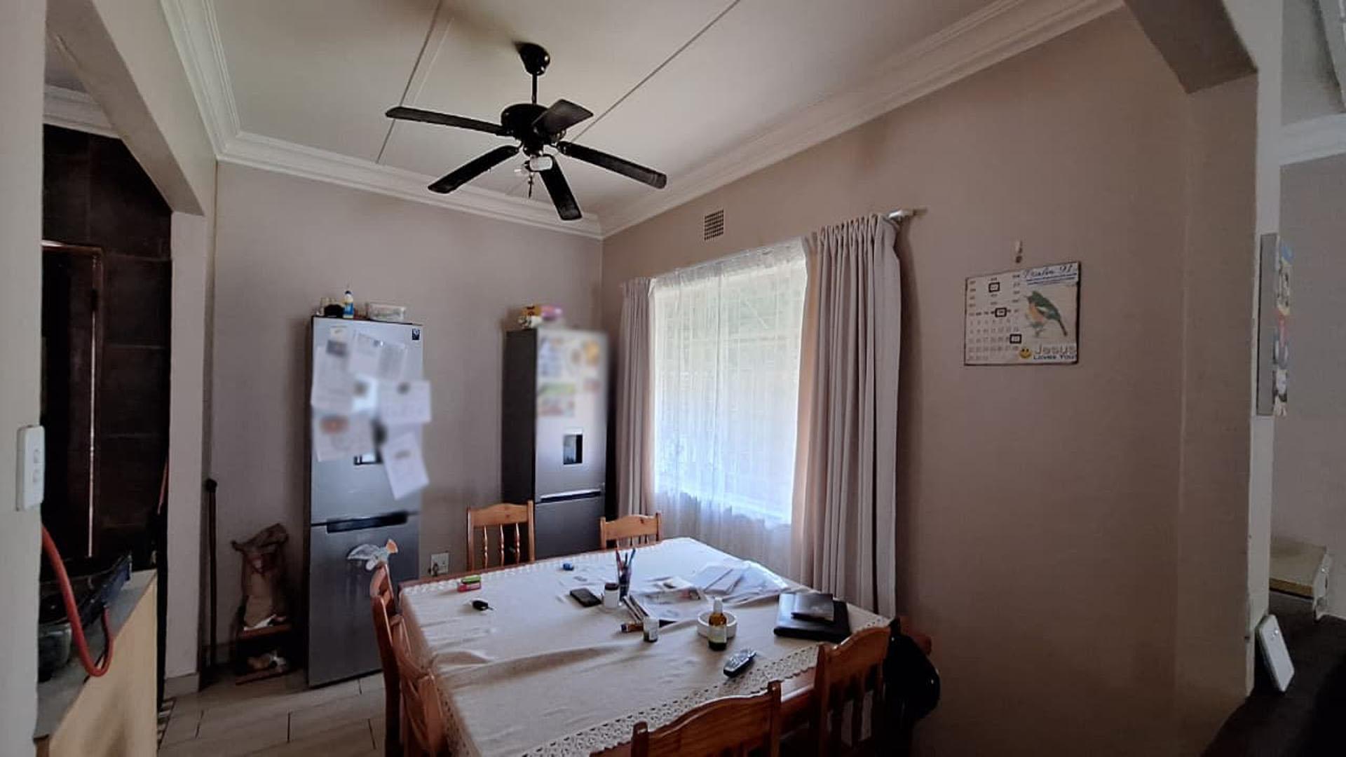 Dining Room - 14 square meters of property in Nigel
