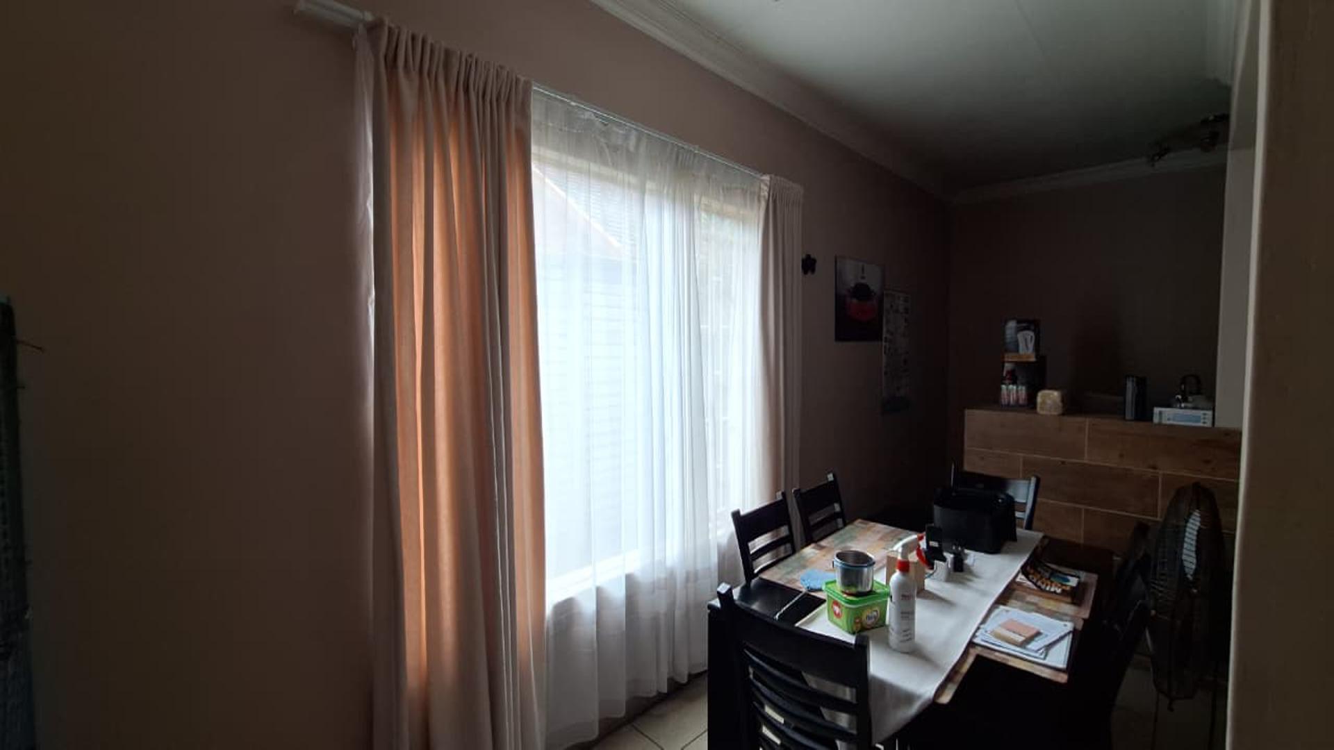 Entertainment - 22 square meters of property in Nigel