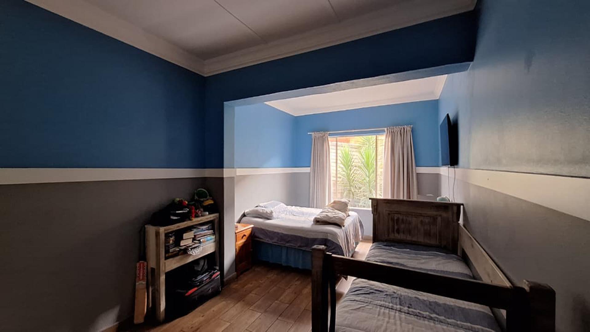Bed Room 2 - 25 square meters of property in Nigel