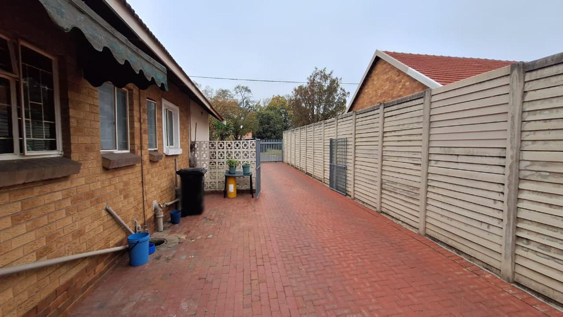 Front View of property in Nigel