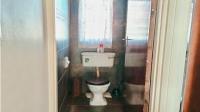 Bathroom 1 of property in Nigel