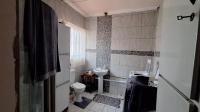 Main Bathroom - 9 square meters of property in Nigel