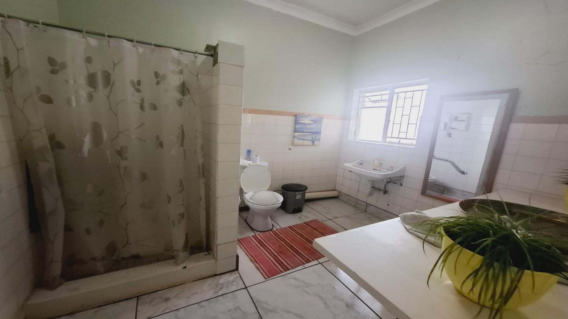 Bathroom 1 of property in Sunnyside