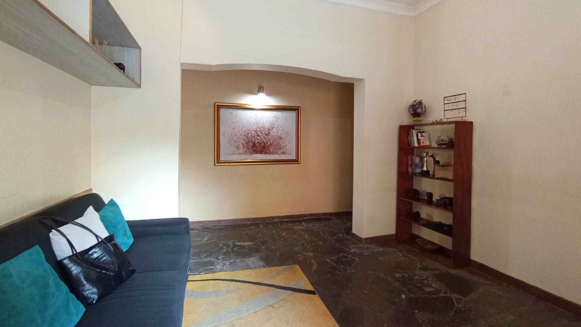 Foyer - 15 square meters of property in Sunnyside