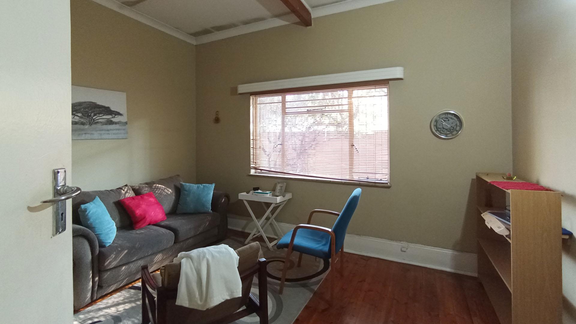 Bed Room 1 - 18 square meters of property in Sunnyside