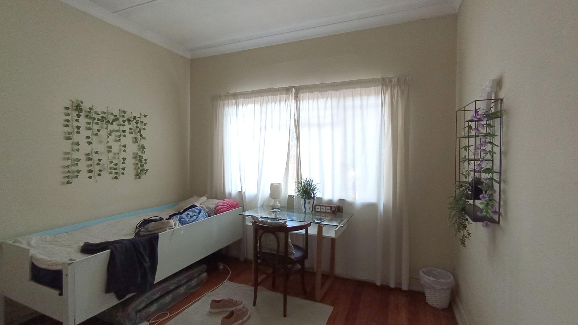 Bed Room 2 - 14 square meters of property in Sunnyside