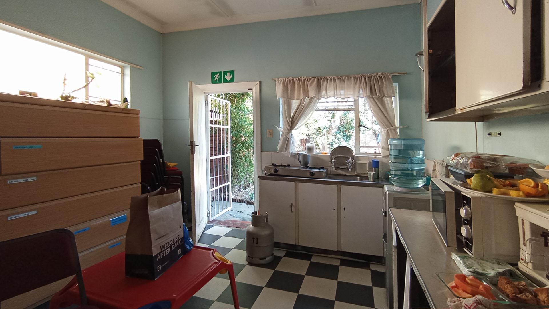 Kitchen - 19 square meters of property in Sunnyside
