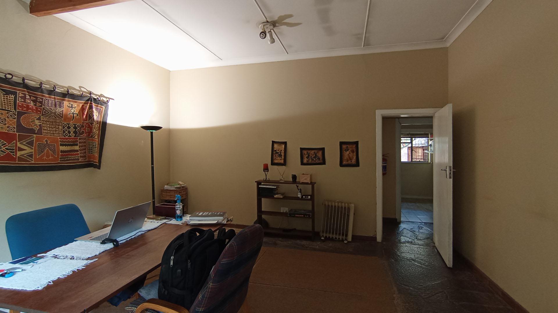 Study - 52 square meters of property in Sunnyside