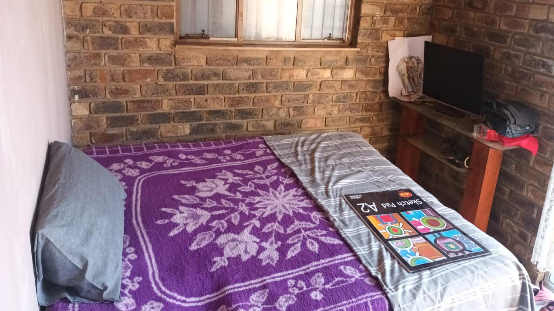 Bed Room 1 - 16 square meters of property in Danville