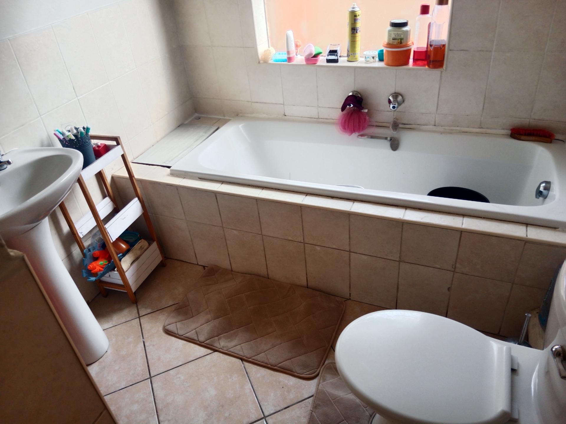  of property in Honey Park