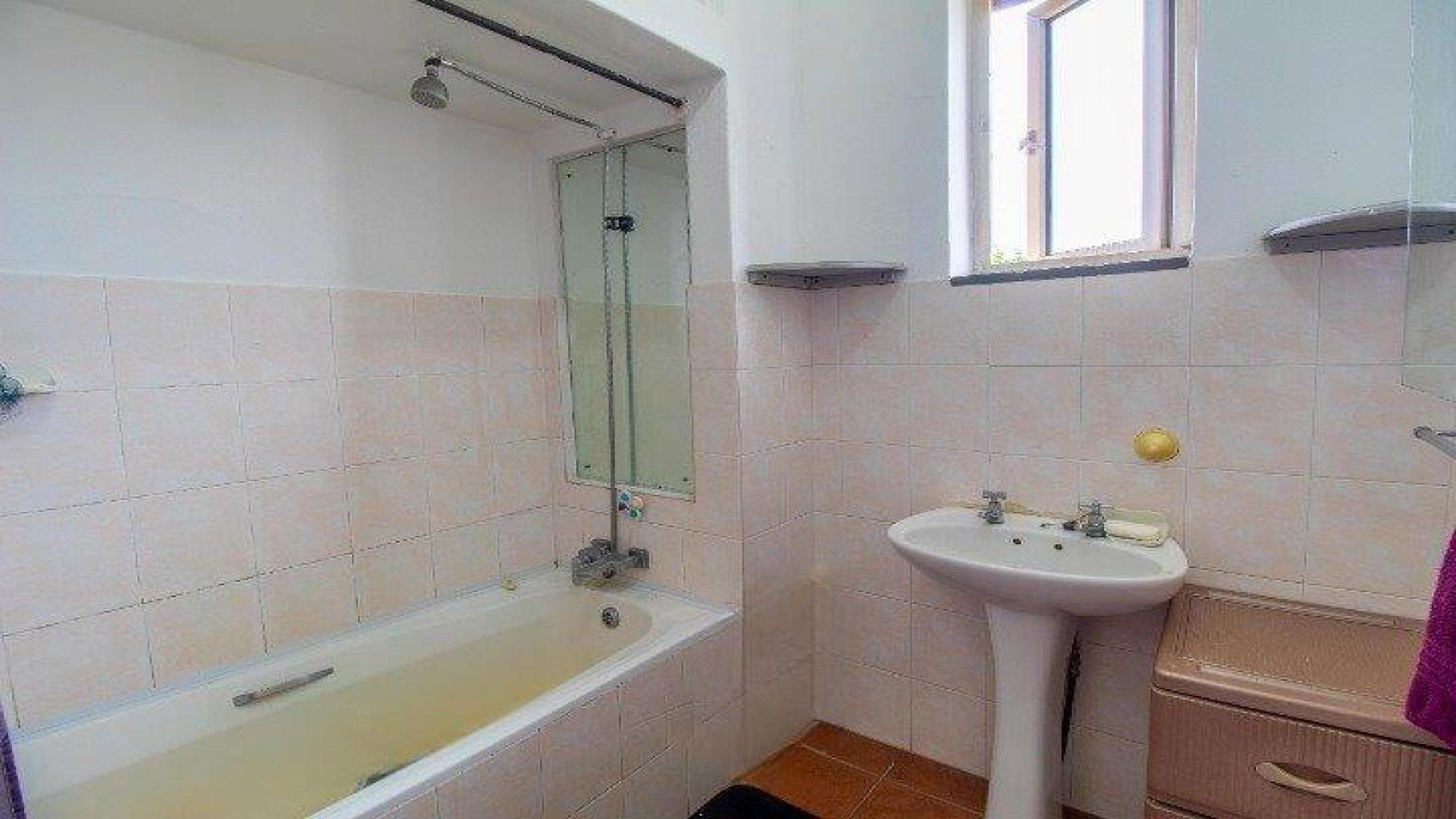 Bathroom 1 of property in Ocean View - DBN