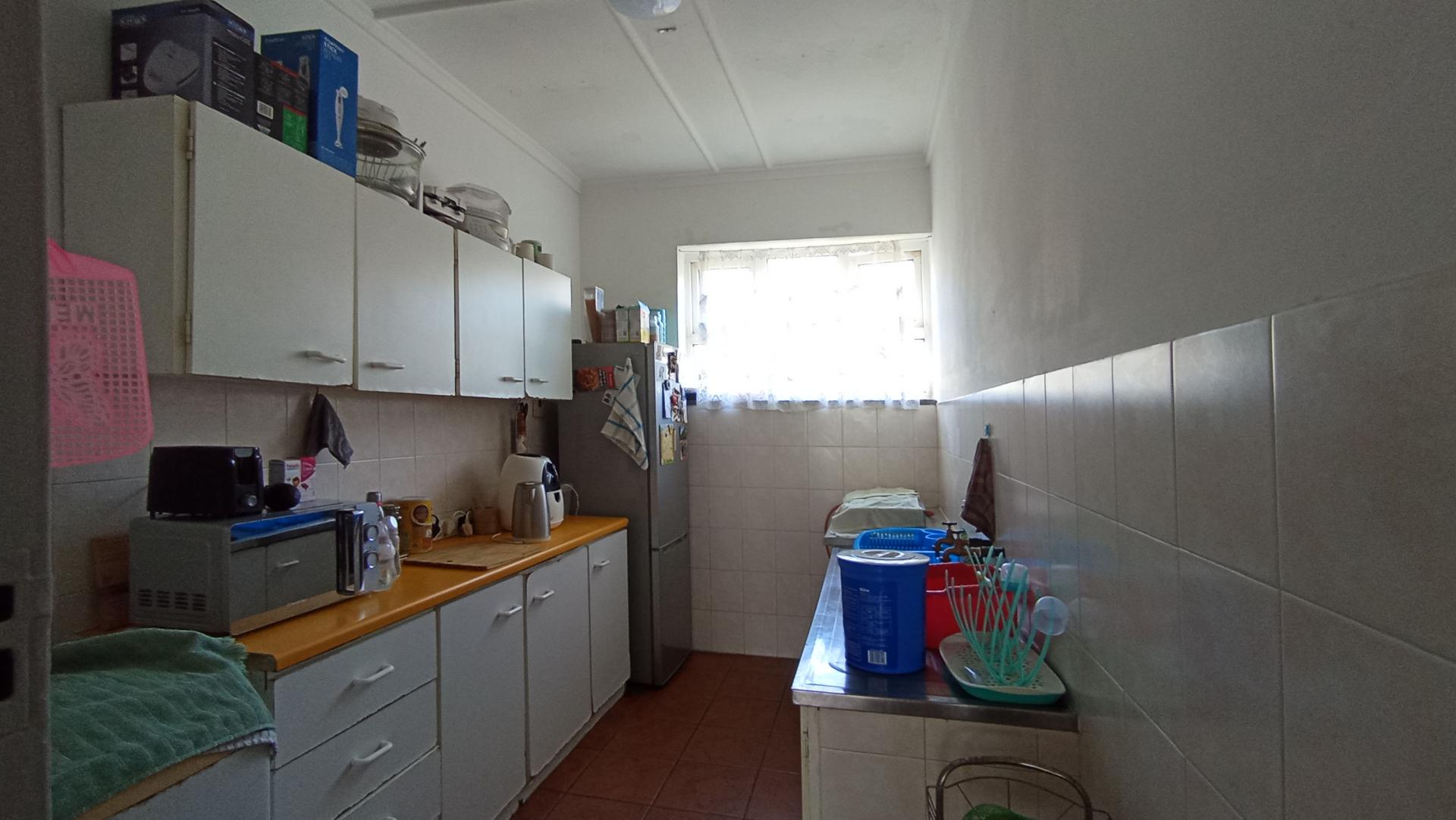 Kitchen - 8 square meters of property in Ocean View - DBN